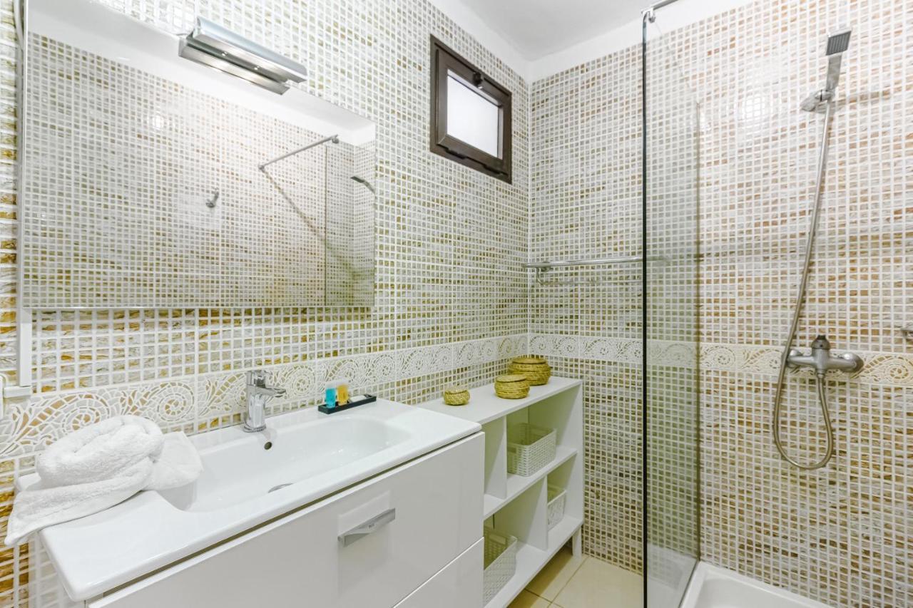 Fantastic Large Studio In Front Of Beach Heated Pool Wifi Arona  Ngoại thất bức ảnh