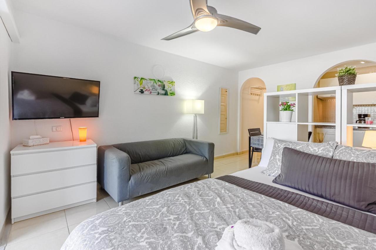 Fantastic Large Studio In Front Of Beach Heated Pool Wifi Arona  Ngoại thất bức ảnh