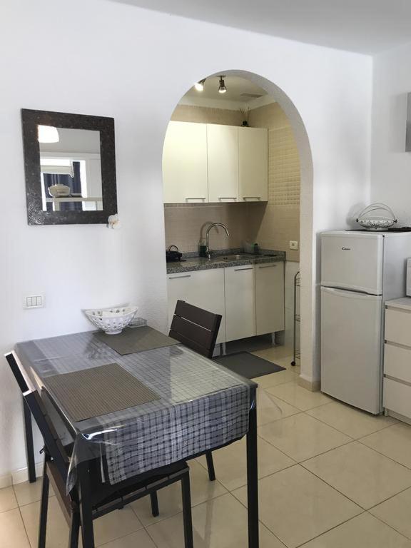 Fantastic Large Studio In Front Of Beach Heated Pool Wifi Arona  Phòng bức ảnh